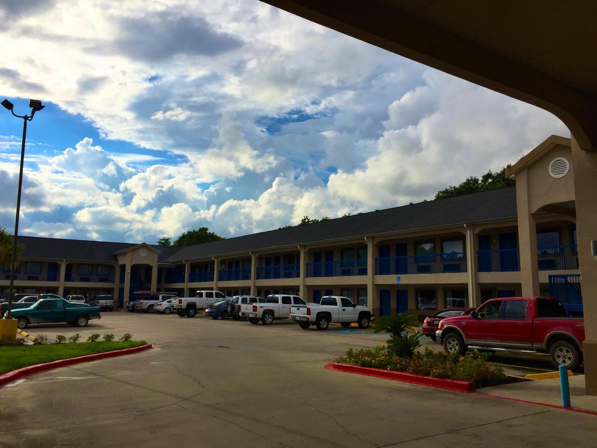 Americas Best Value Inn & Suites Mont Belvieu Houston Eldon Экстерьер фото