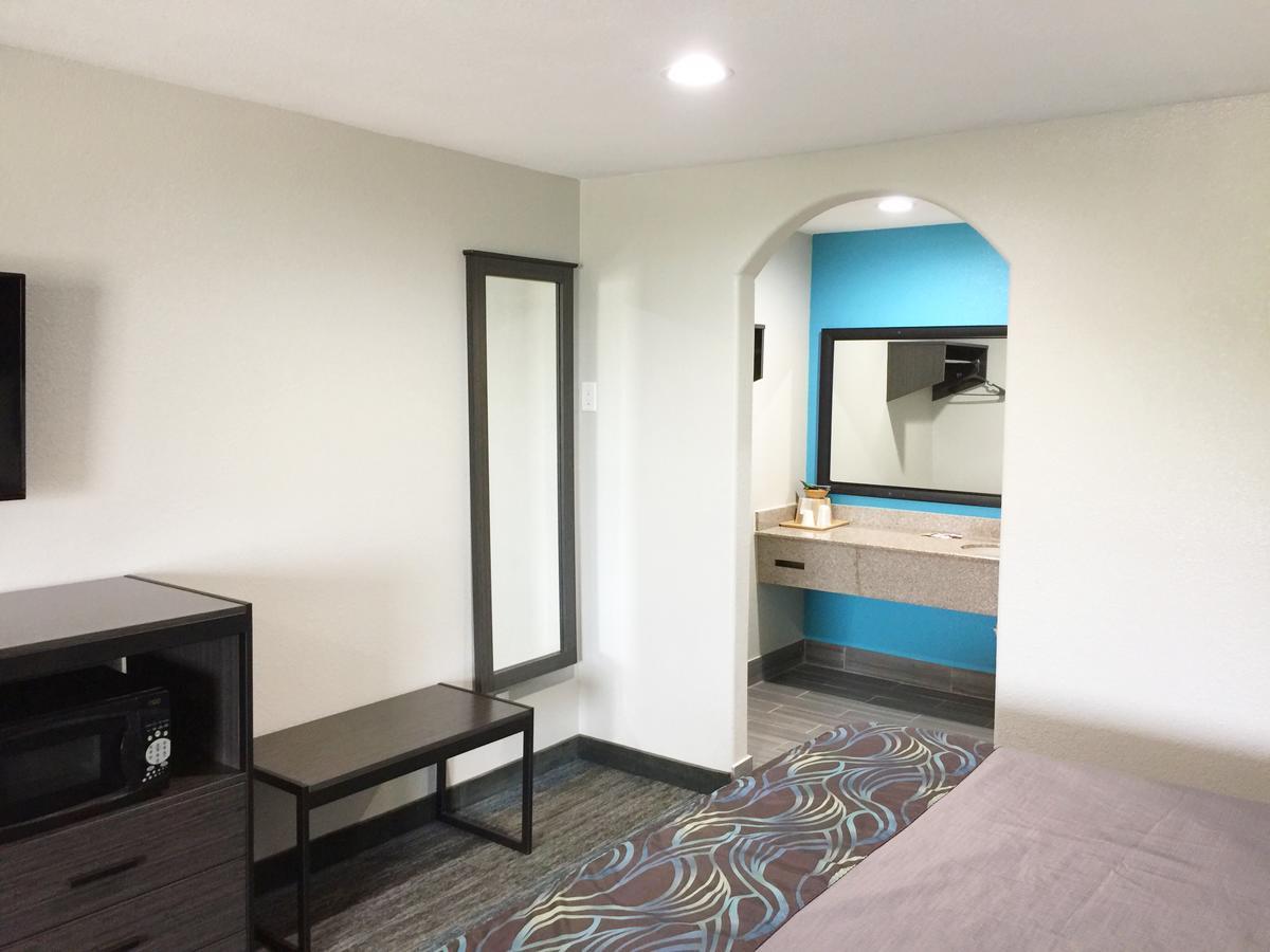 Americas Best Value Inn & Suites Mont Belvieu Houston Eldon Экстерьер фото